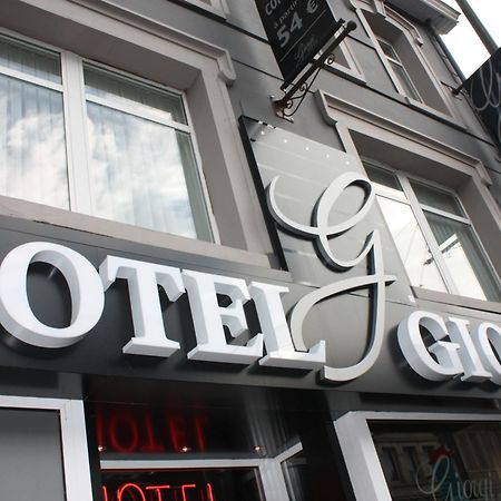 Hotel Giorgi Et Logements Insolites-Jacuzzi Prive バストーニュ エクステリア 写真