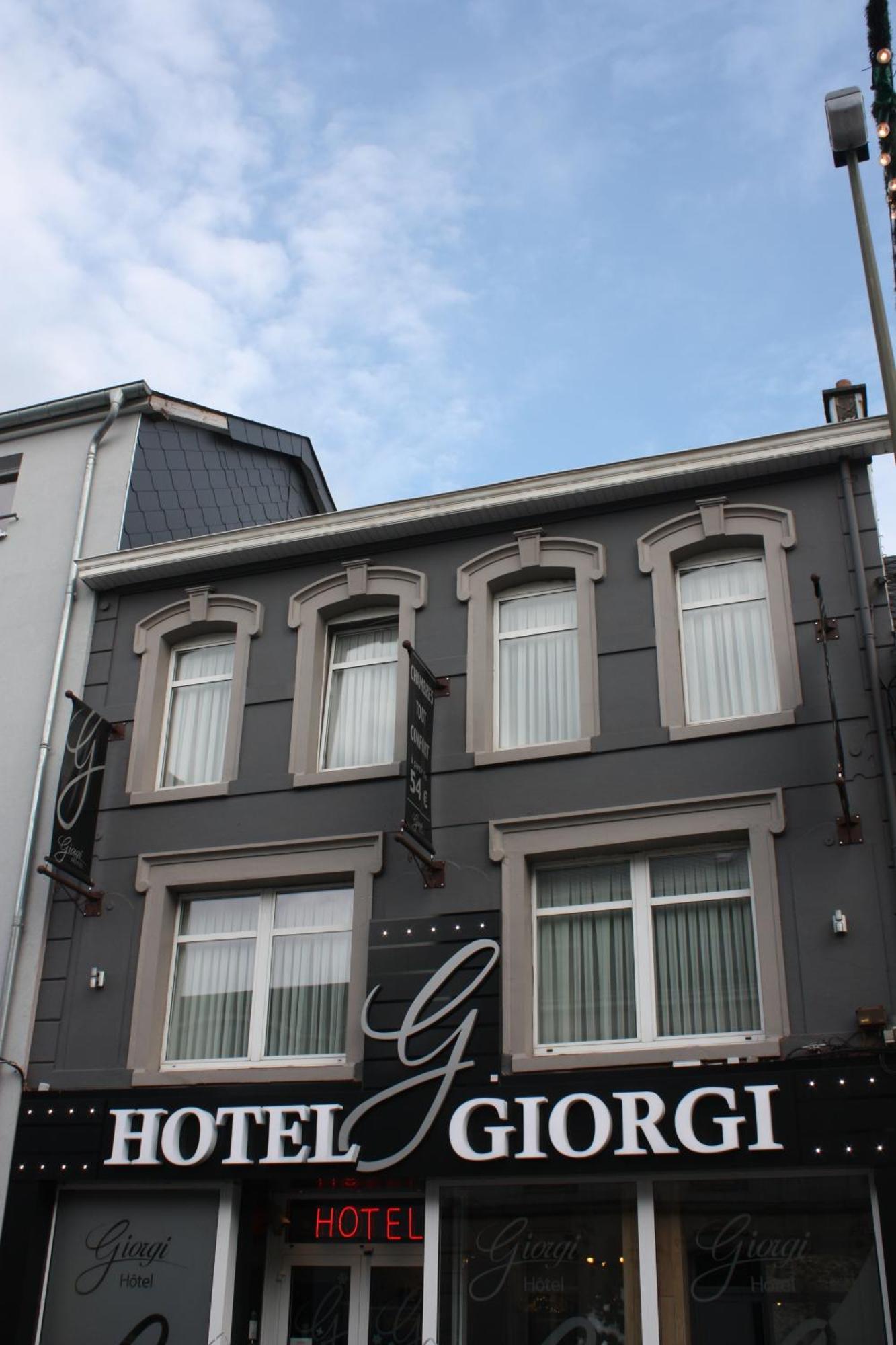 Hotel Giorgi Et Logements Insolites-Jacuzzi Prive バストーニュ エクステリア 写真