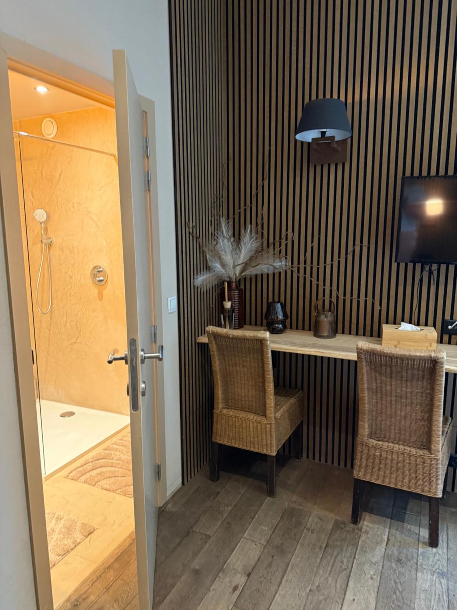 Hotel Giorgi Et Logements Insolites-Jacuzzi Prive バストーニュ エクステリア 写真