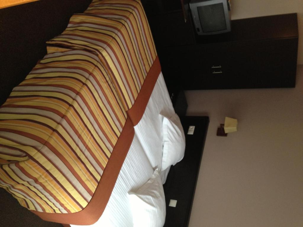 Hotel Giorgi Et Logements Insolites-Jacuzzi Prive バストーニュ 部屋 写真